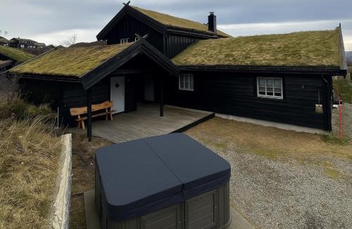 Suldal House | Nice cottage in quiet surroundings, surrounded by beautiful nature, near Gullingen