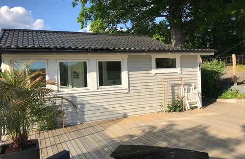 Finspang House | Nice cottage with lake view