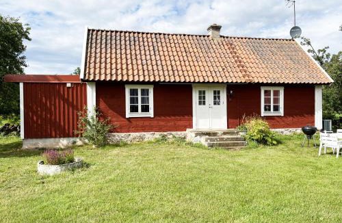 Storlinge House | Nice holiday home on Oland with grazing sheep in the surroundings