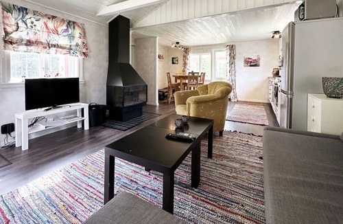 Timmersdala House | Nice holiday home by the lake Vristulven | SE08049