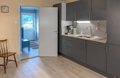 Vanylven House | Nice home in åheim with house sea view