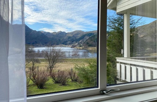 Vanylven House | Nice Home In Åheim With House Sea View