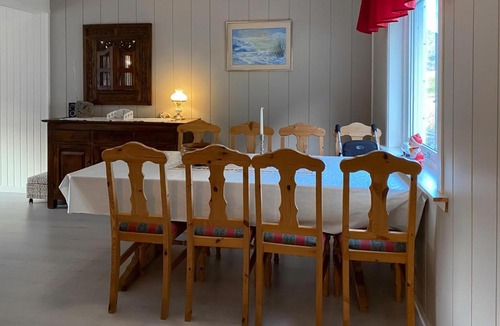 Vanylven House | Nice Home In Åheim With House Sea View