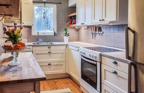 Vargarda Municipality House | Nice home in Alingsås