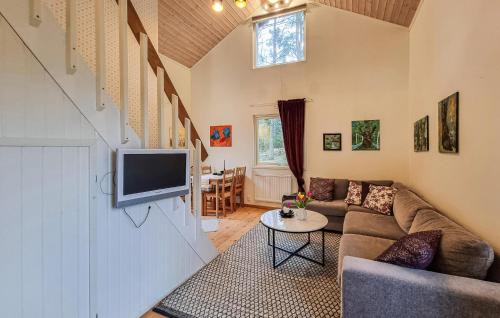 Vargarda Municipality House | Nice Home In Alingsås