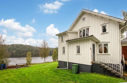 Grannas House | Nice home in Ambjörnarp with lake view