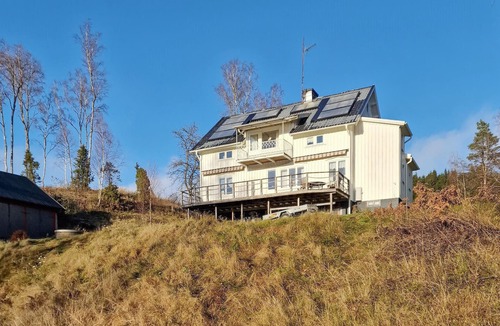 Grannas House | Nice home in Ambjörnarp with lake view
