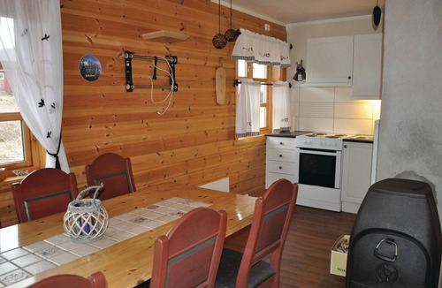 Vestvagøy House | Nice home in Bøstad with house a mountain view