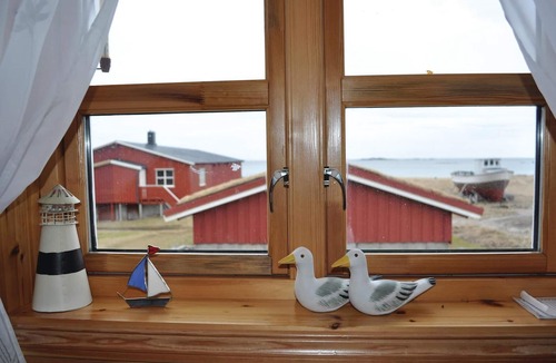 Vestvagøy House | Nice home in Bøstad with house a mountain view