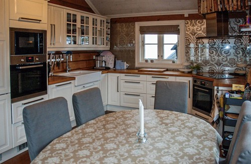 Tørdal House | Nice home in Drangedal with kitchen