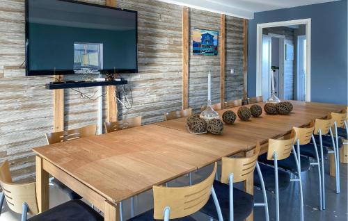 Haram House | Nice Home In Fjørtoft With Harbor View