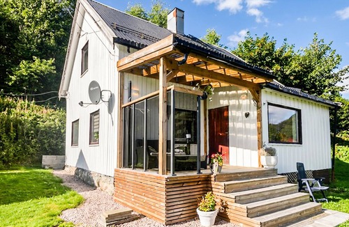 Follafoss House | Nice home in Follafoss with house a panoramic view