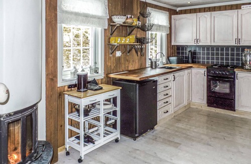 Sor-Fron House | Nice home in Gålå with sauna