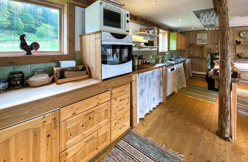 Veddige House | Nice home in Grimmared with WiFi
