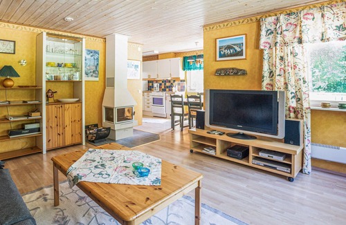Hjaelteby House | Nice home in Hjälteby