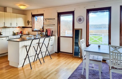 Klovedal House | Nice home in Klövedal with house sea view