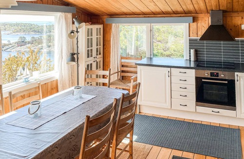 Kolbjørnsvik House | Nice home in Kolbjørnsvik with house sea view