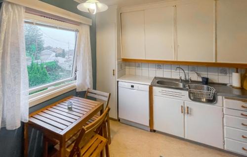 Flekkerøy House | Nice Home In Kristiansand S With Wifi