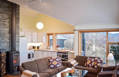 Hervik House | Nice home in Nedstrand with sauna