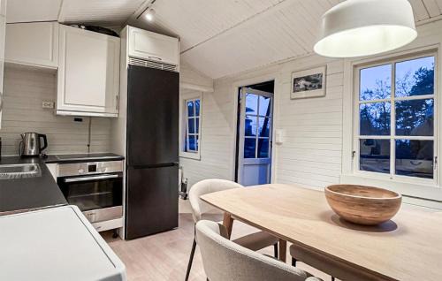 Larvik House | Nice Home In Nevlunghavn With Wifi