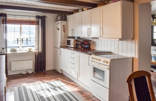 Nordre Land House | Nice home in Nord-Torpa with WiFi