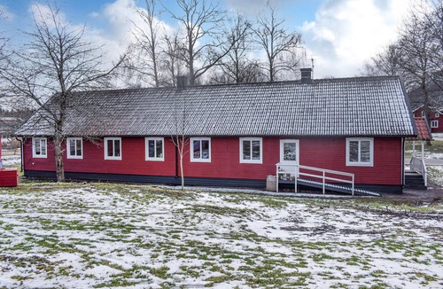 Orrefors House | Nice home in Orrefors with jacuzzi