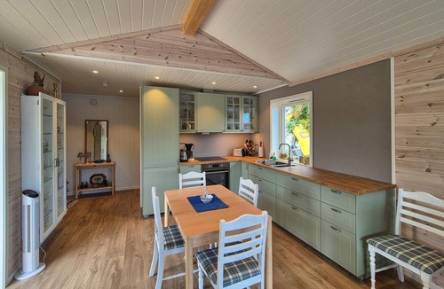 Meland House | Nice home in Rossland with WiFi