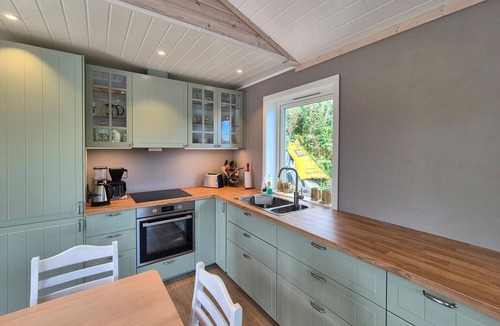 Meland House | Nice home in Rossland with WiFi