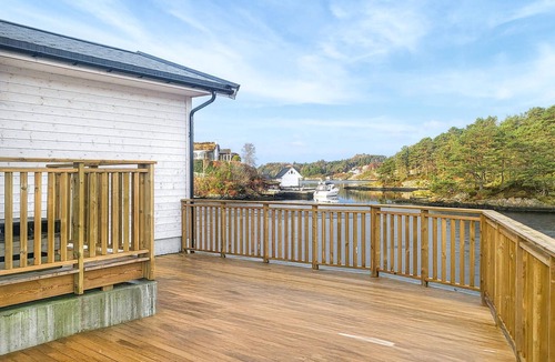 Meland House | Nice home in Rossland with WiFi