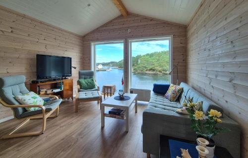 Meland House | Nice Home In Rossland With Wifi