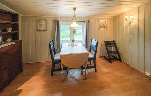 Sagstua House | Nice Home In Sagstua With Lake View