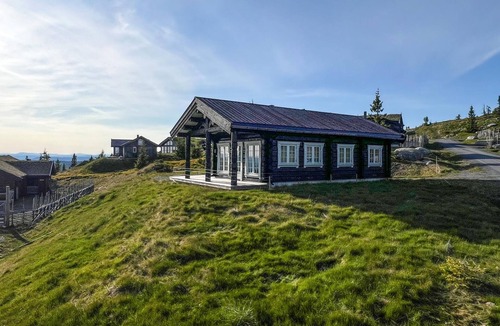 Sjusjoen House | Nice home in Sjusjøen with house a mountain view