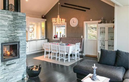 Selje House | Nice Home In Stadlandet With House Sea View