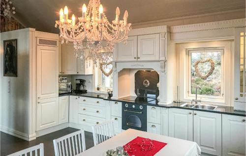 Selje House | Nice Home In Stadlandet With House Sea View