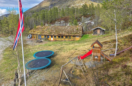 Tjørhom House | Nice home in Tjørhom with sauna