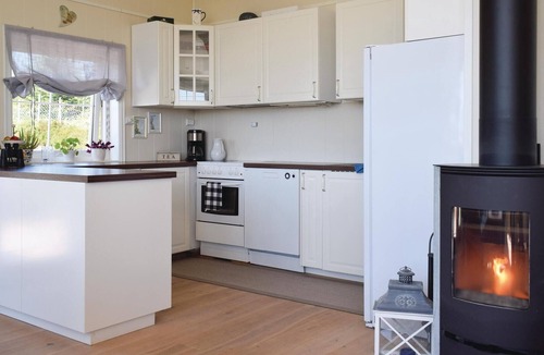 Torangsvag House | Nice home in Torangsvåg with WiFi