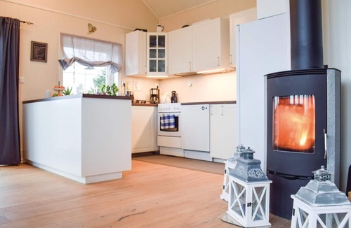 Torangsvag House | Nice home in Torangsvåg with WiFi