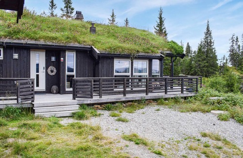 Tretten House | Nice home in Tretten with sauna