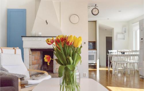 Uddevalla House | Nice Home In Uddevalla With Wifi