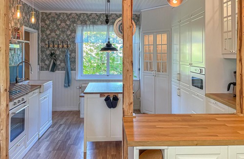 Hanger House | Nice home in Värnamo with sauna