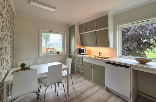 Vindafjord House | Nice home in Vikebygd with house sea view