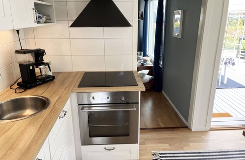 Vastervik House | Nice house with guest house 150 meters from the sea outside Västervik | SE05073