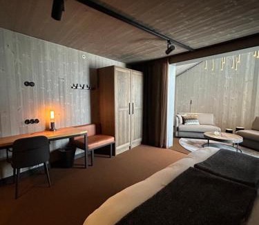 Riksgransen Hotel | Niehku Mountain Villa