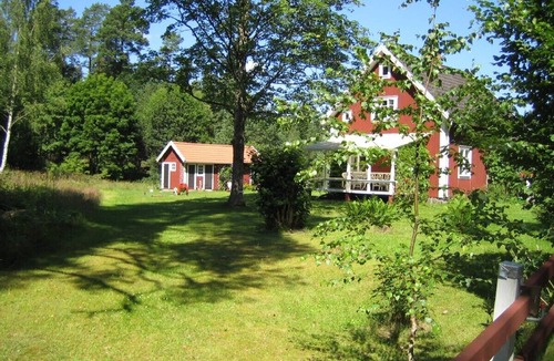 Fagelfors House | Non-smoking house with sauna and bathing place in front of the door