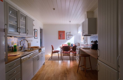 Flakstad Cottage | Nordbo – unique place with views over Ramberg Beach