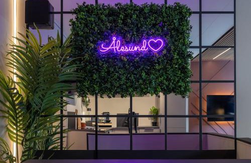 Alesund Apartment | Nordic Nook - Modern downtown apartment