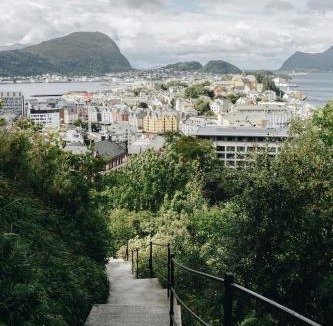 Alesund Apartment | Nordic Nook - Modern downtown apartment