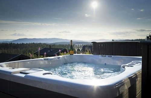Kroderen House | Norefjell Cottage with Sauna and Whirlpool