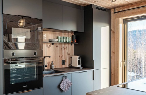 Noresund Cottage | Norelund Hytte, a lovely family cabin with stunning views and close to amenities