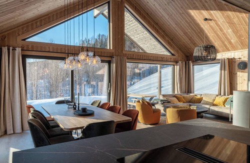 Noresund Cottage | Norelund Hytte, a lovely family cabin with stunning views and close to amenities